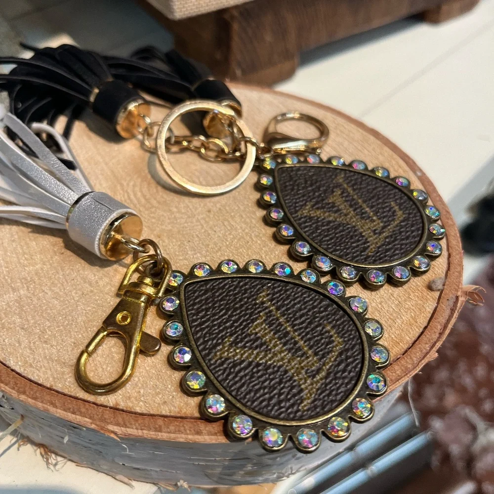 LV KEEP IT GYPSY‎ KEYCHAIN WITH Silver TASSLES NWT - Picture 2 of 5